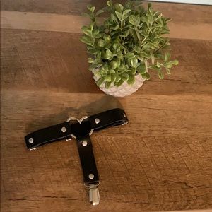 black heart thigh strap